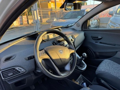 Lancia Ypsilon 1.2 69 CV 5 porte GPL Ecochic Gold (10)