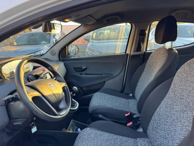 Lancia Ypsilon 1.2 69 CV 5 porte GPL Ecochic Gold (16)