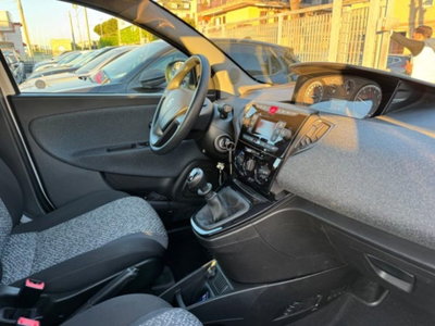Lancia Ypsilon 1.2 69 CV 5 porte GPL Ecochic Gold (18)