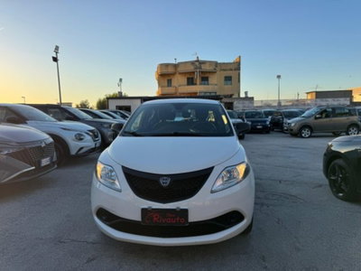 Lancia Ypsilon 1.2 69 CV 5 porte GPL Ecochic Gold (2)
