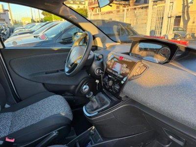 Lancia Ypsilon 1.2 69 CV 5 porte GPL Ecochic Gold (8)
