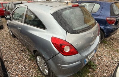 Opel Corsa 1.2 5 porte Cosmo (5)