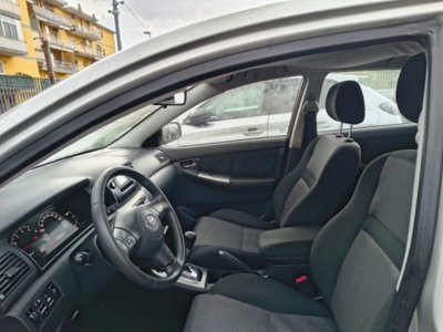Toyota Corolla 1.D-4D M-MT 5 porte Sol ESP (8)