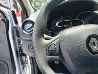 Renault Clio 1.2 75CV 5 porte Costume National (15)