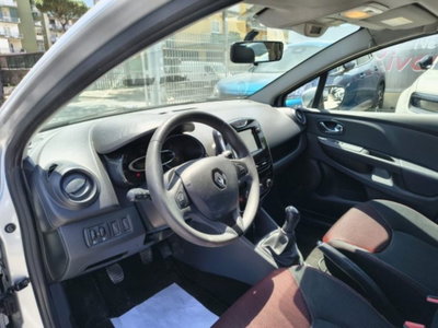Renault Clio 1.2 75CV 5 porte Costume National (16)