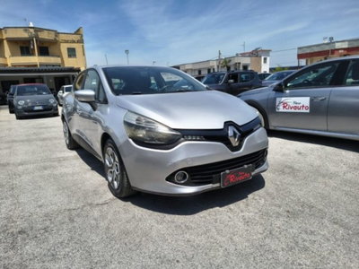 Renault Clio 1.2 75CV 5 porte Costume National (3)