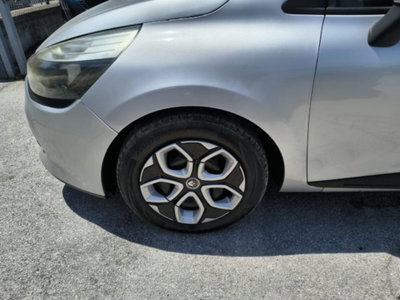 Renault Clio 1.2 75CV 5 porte Costume National (4)