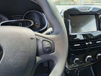 Renault Clio 1.2 75CV 5 porte Costume National (8)