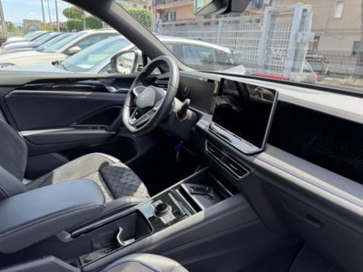 Volkswagen Tiguan Allspace 2.0 tdi R-Line 150cv dsg (15)