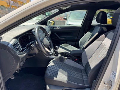 Volkswagen Taigo 1.0 TSI 110 CV DSG R-Line (18)