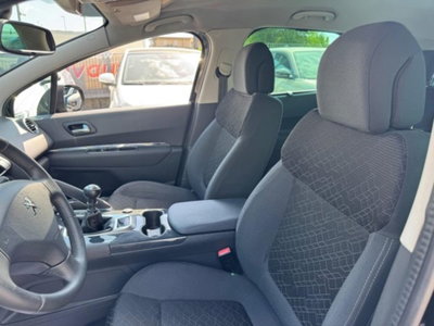 Peugeot 3008 1.6 HDi 115CV Allure (11)