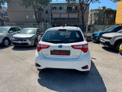 Toyota Yaris 1.5 Hybrid 5 porte Cool (3)