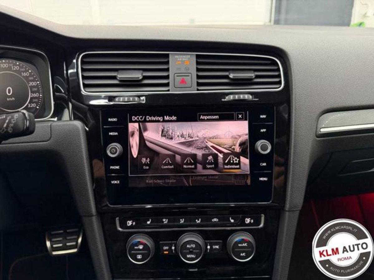Volkswagen Golf 2.0 tsi GTI MT Ultimate 245cv (12)