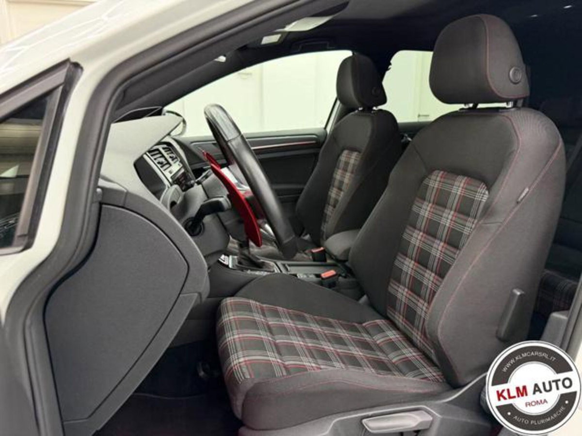 Volkswagen Golf 2.0 tsi GTI MT Ultimate 245cv (7)