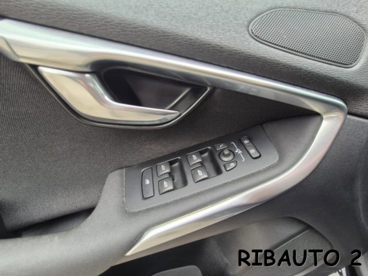Volvo V40 D2 Inscription N1 (4)