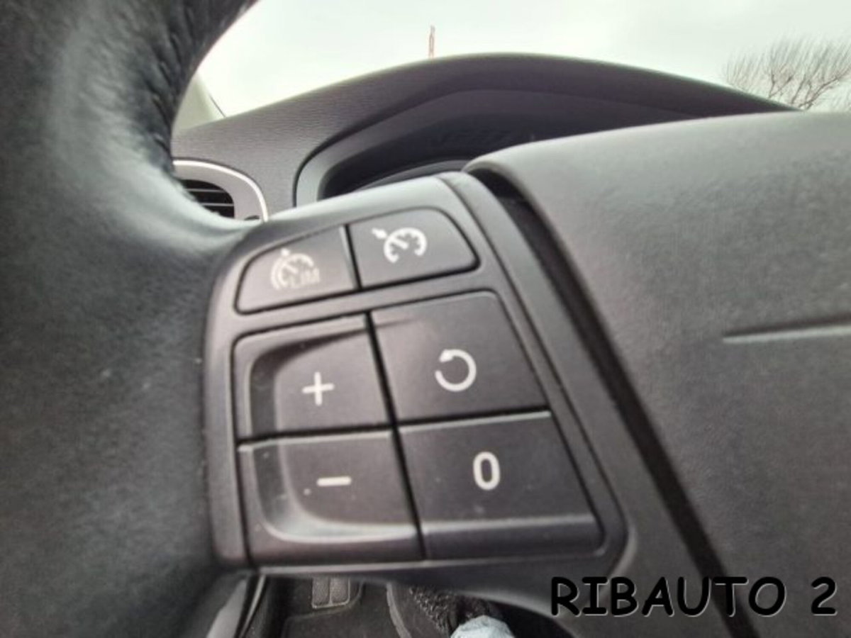 Volvo V40 D2 Inscription N1 (6)