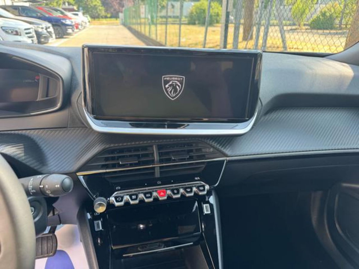 Peugeot 2008 1.2 hybrid Allure 145cv e-dcs6 (8)