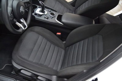 Alfa Romeo Giulia 2.2 Turbodiesel 160 CV AT8 Sprint (7)