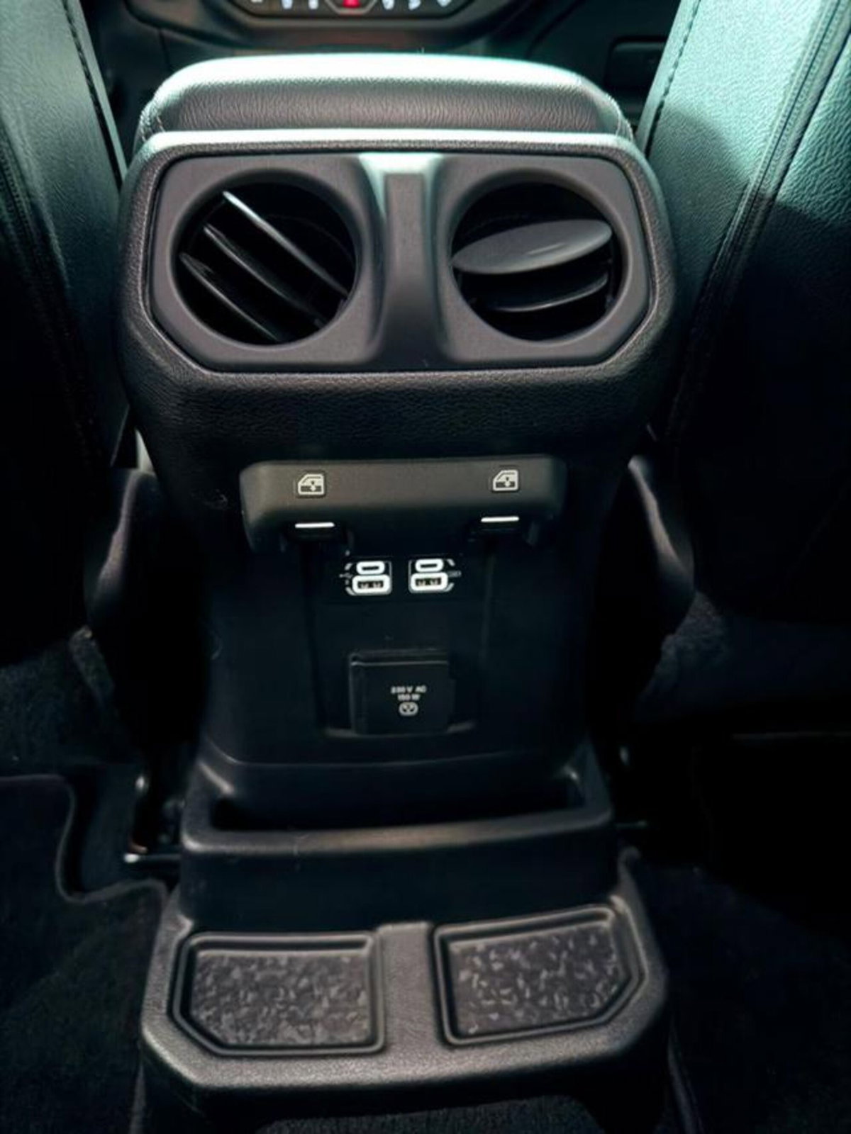 Jeep Wrangler Unlimited 2.2 Mjt II Sahara (12)