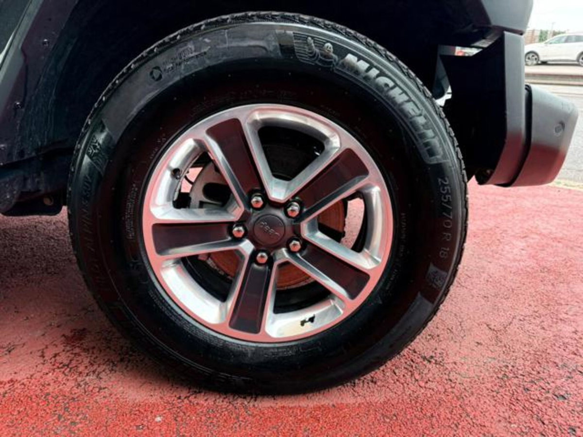 Jeep Wrangler Unlimited 2.2 Mjt II Sahara (5)