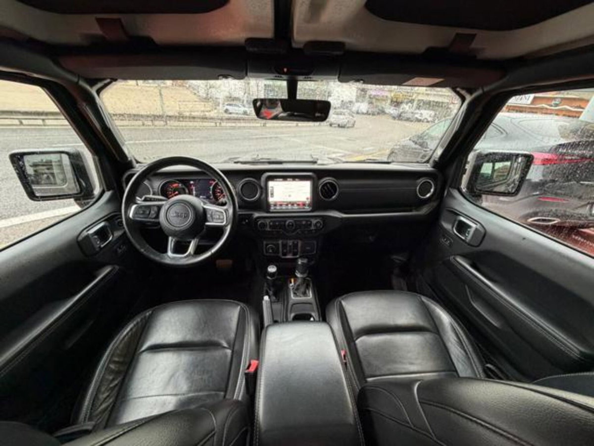 Jeep Wrangler Unlimited 2.2 Mjt II Sahara (6)