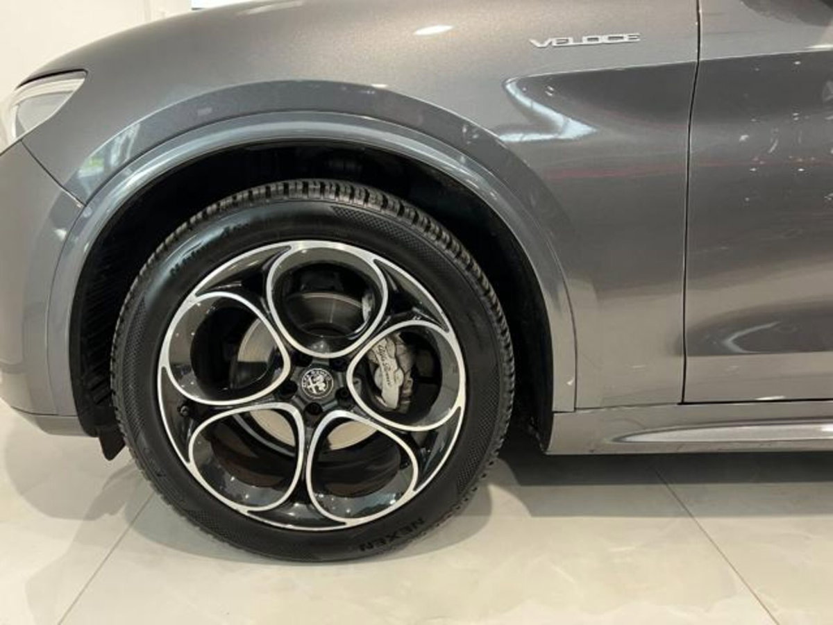 Alfa Romeo Stelvio Stelvio 2.2 Turbodiesel 210 CV AT8 Q4 Veloce (19)