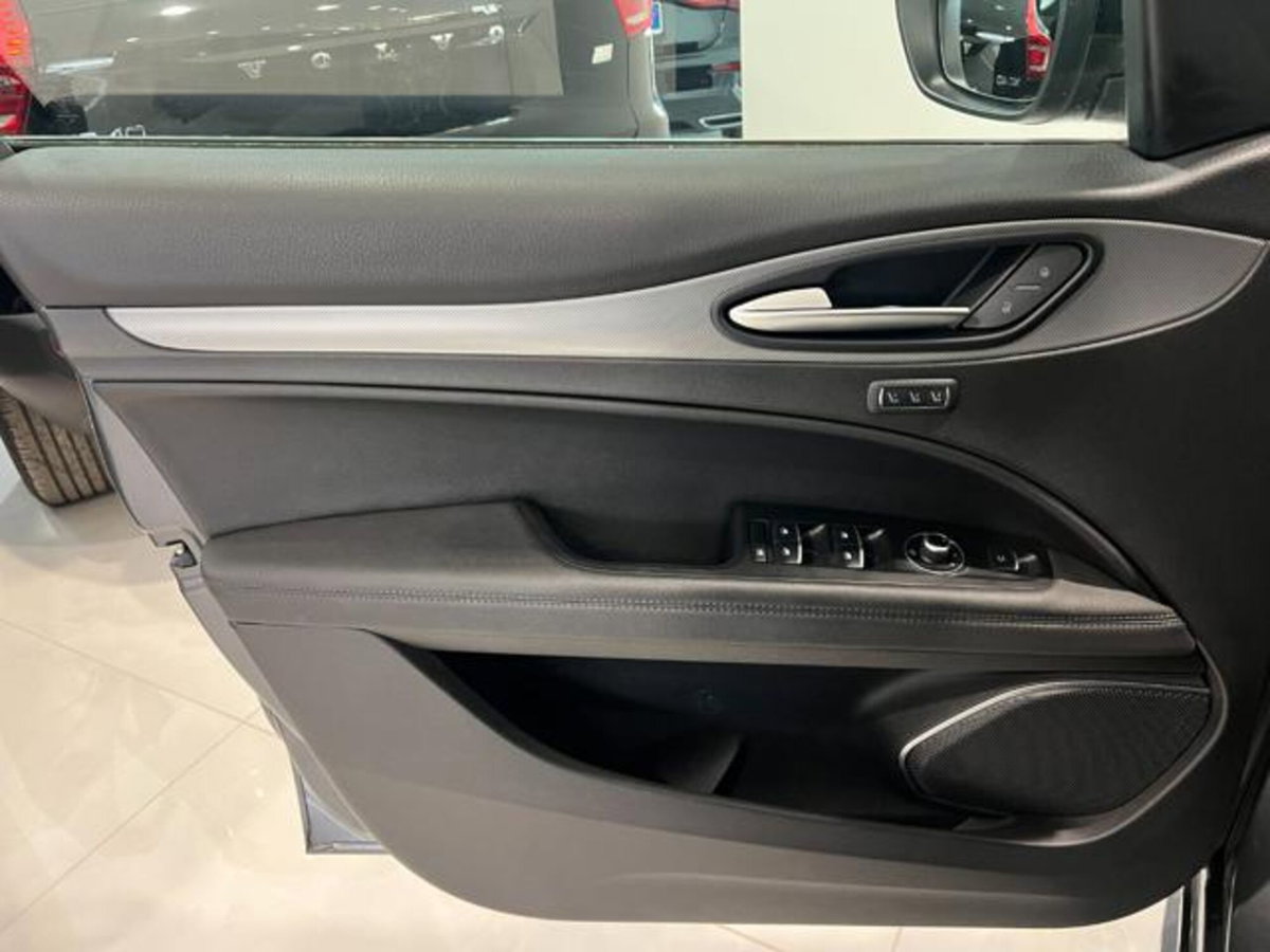 Alfa Romeo Stelvio Stelvio 2.2 Turbodiesel 210 CV AT8 Q4 Veloce (8)