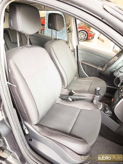 Renault Clio 1.2 16V 5 porte GPL 20th Anniversario (18)