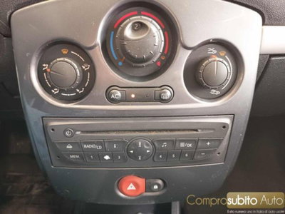 Renault Clio 1.2 16V 5 porte GPL 20th Anniversario (19)
