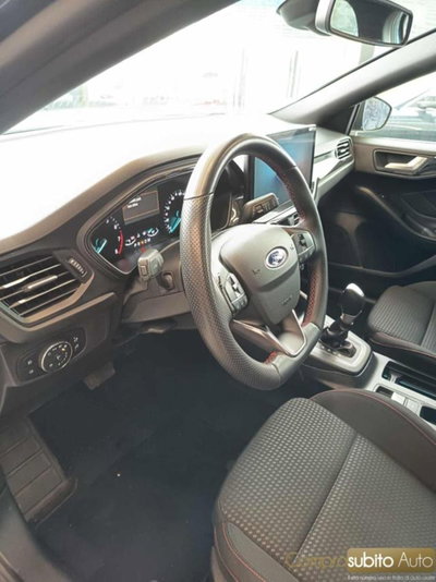 Ford Focus Station Wagon 1.0 EcoBoost Hybrid 125CV Powershift SW ST-Line Design (9)