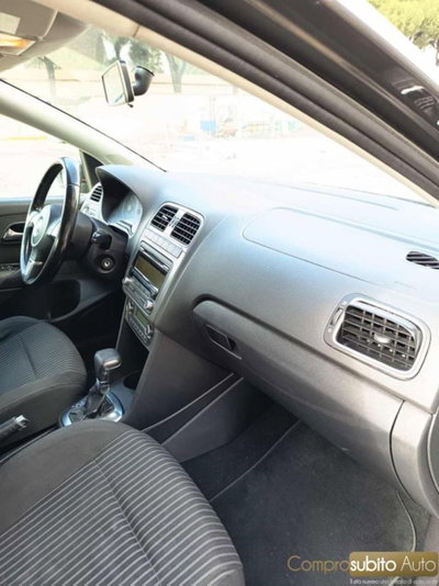 Volkswagen Polo 1.6 TDI 90CV DPF DSG 5 porte Highline (19)