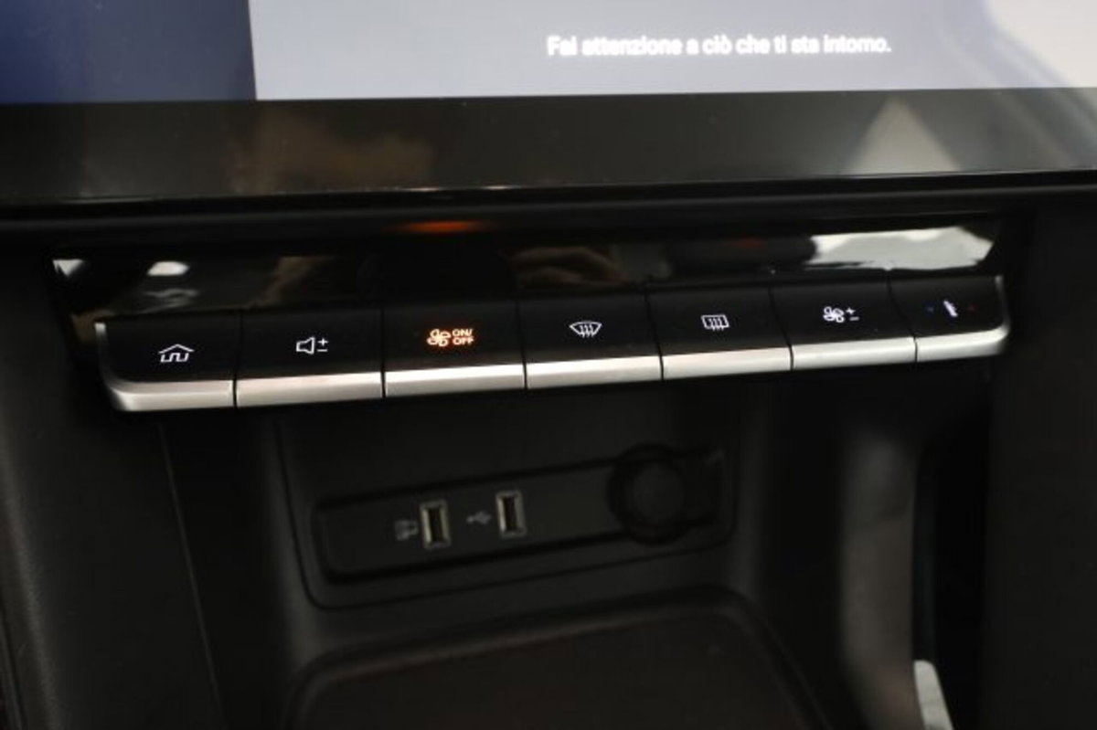 Mg ZS ZS 1.5 Luxury (13)