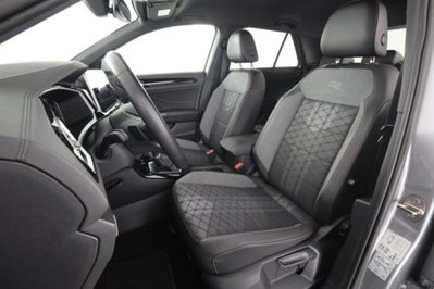 Volkswagen T-Roc 1.5 tsi R-Line dsg (2)