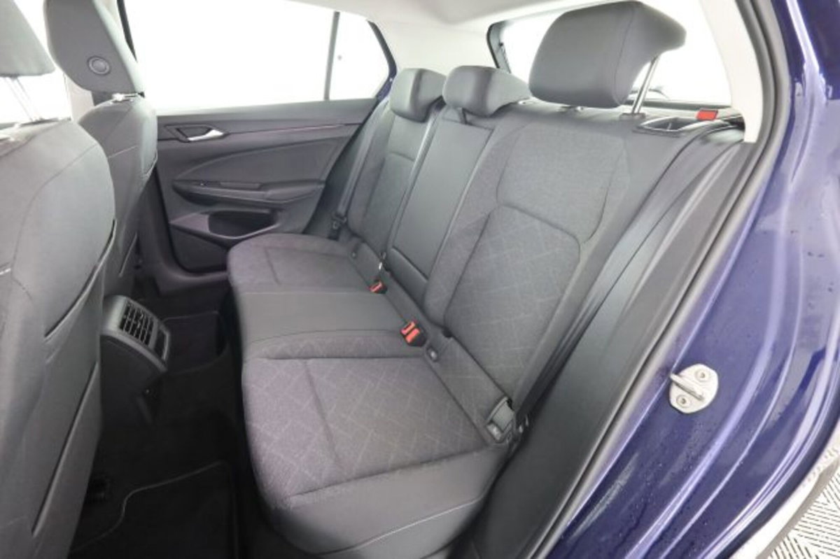 Volkswagen Golf 1.0 TSI EVO Life (11)