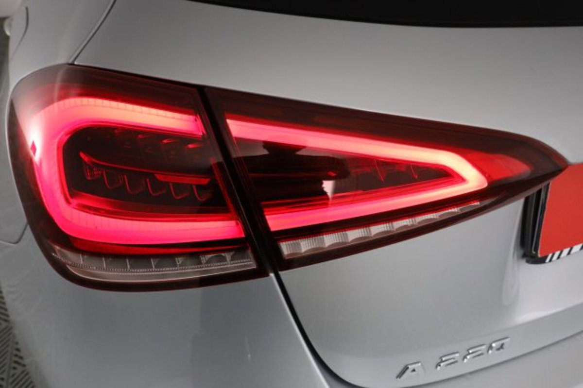 Mercedes-Benz Classe A 220 Automatic 4Matic Premium (10)