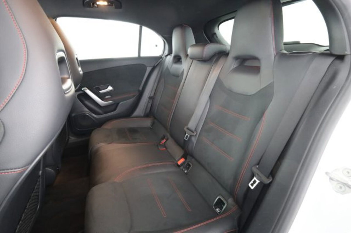 Mercedes-Benz Classe A 220 Automatic 4Matic Premium (3)