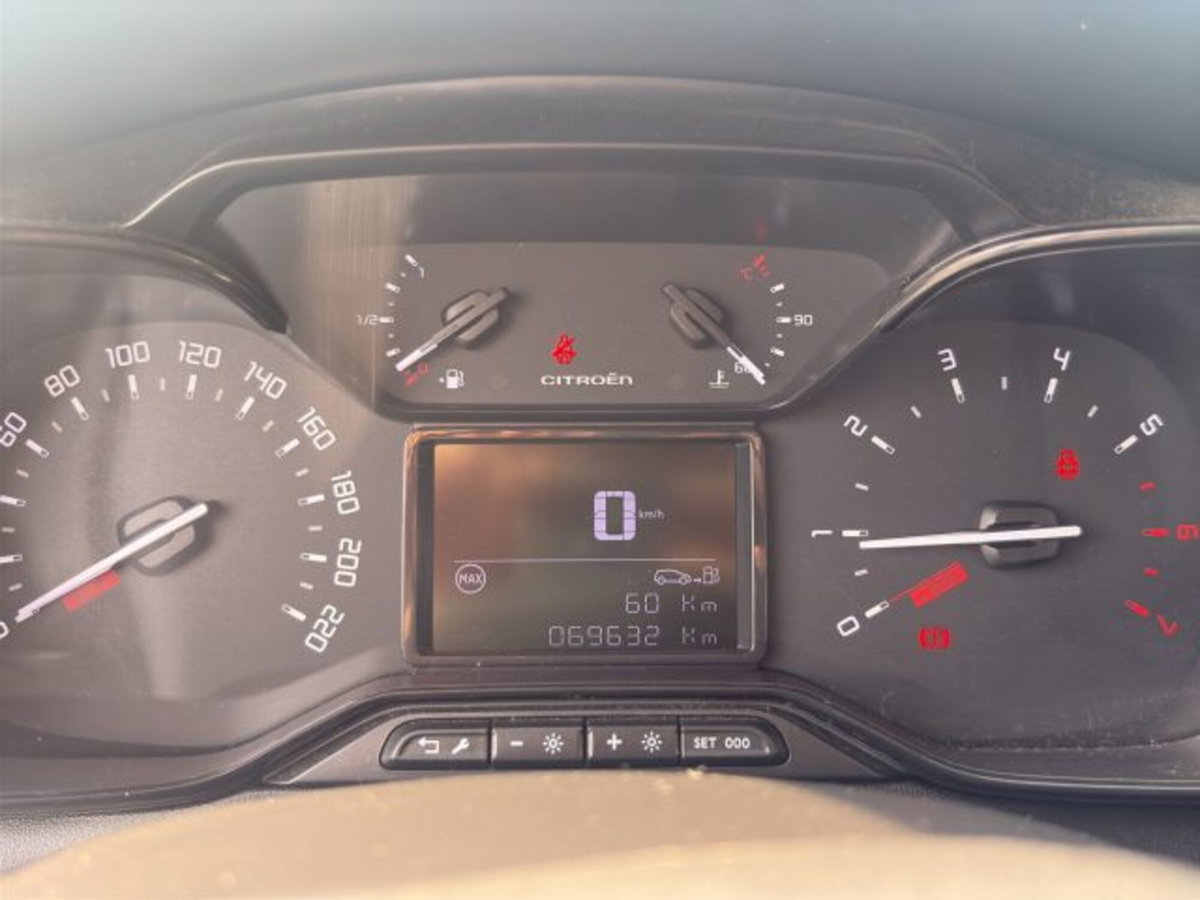 Citroen C3 Aircross PureTech 82 Shine (13)