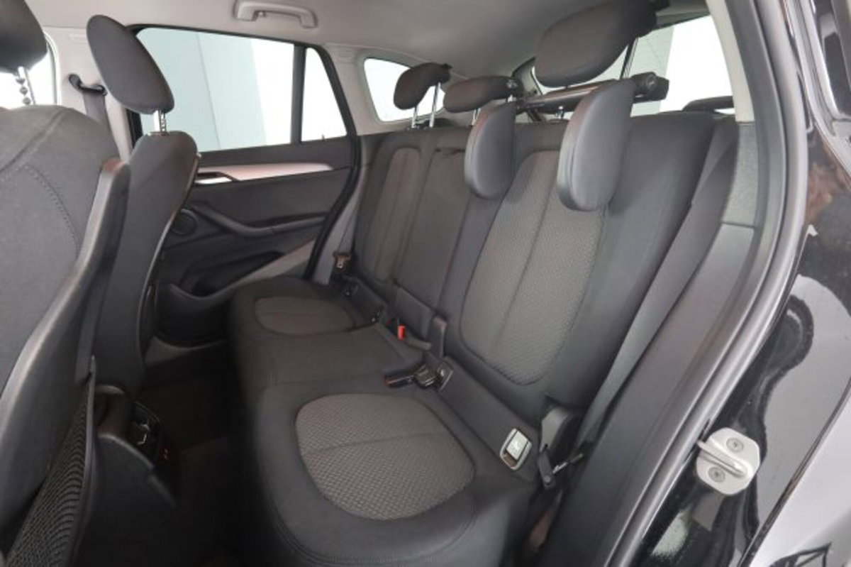 BMW X1 sDrive18d Business Advantage (3)