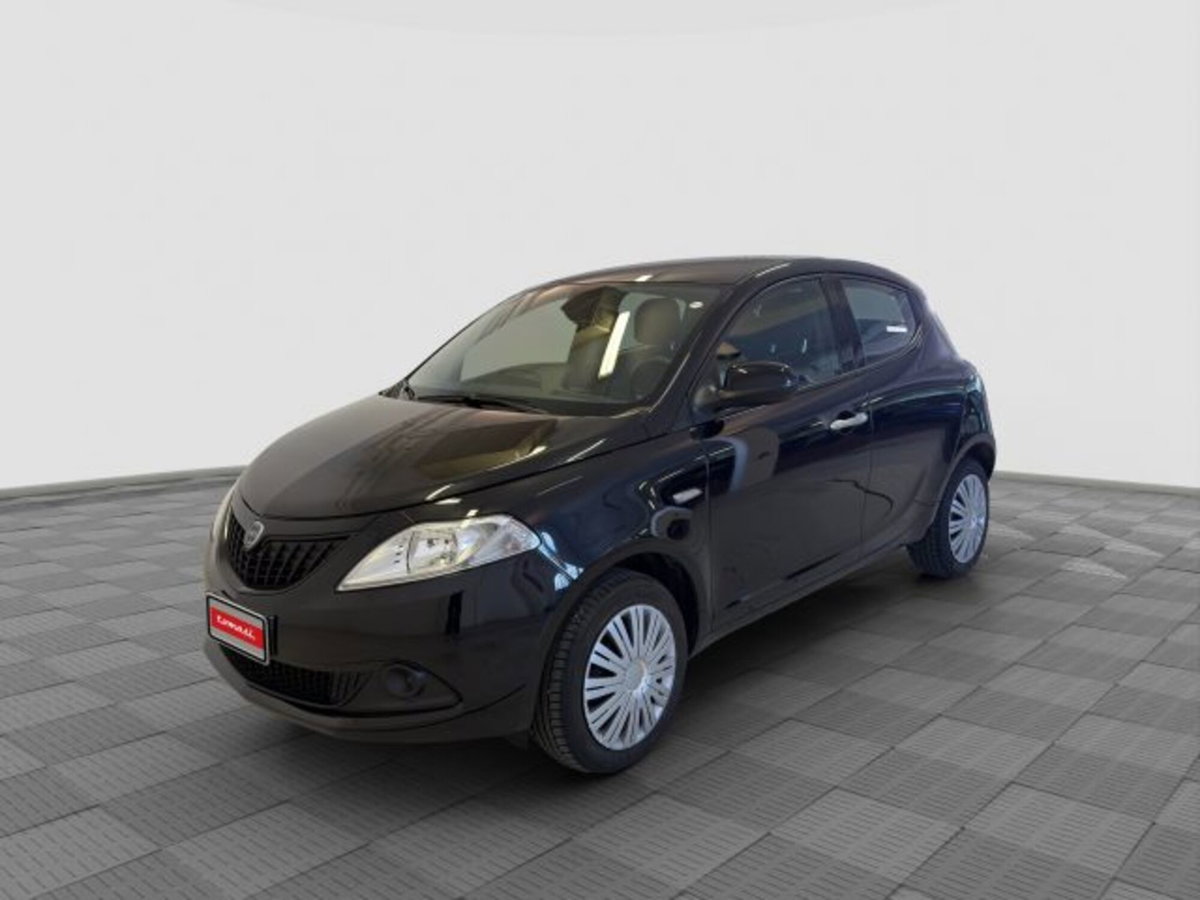 Lancia Ypsilon 1.0 FireFly 5 porte S&S Hybrid Silver Plus