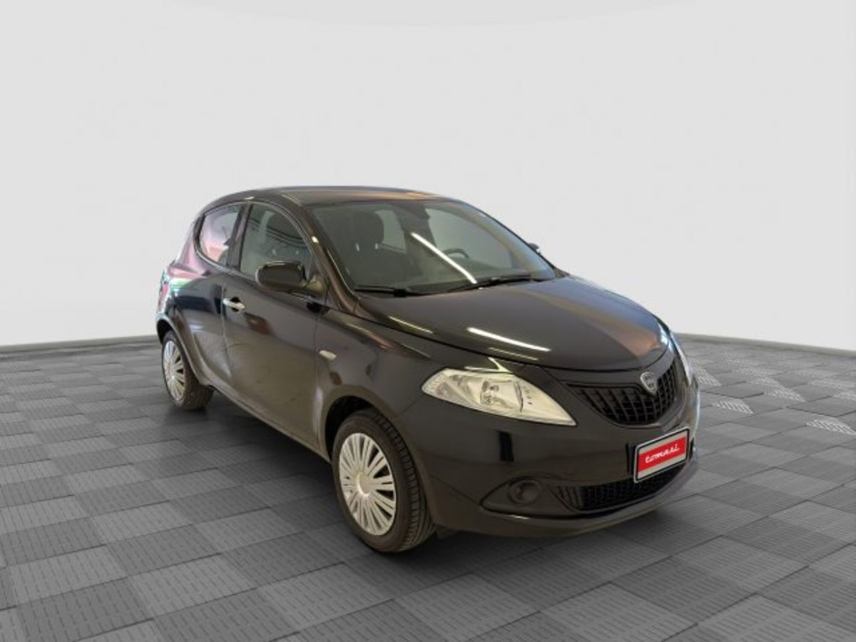 Lancia Ypsilon 1.0 FireFly 5 porte S&S Hybrid Silver Plus (7)