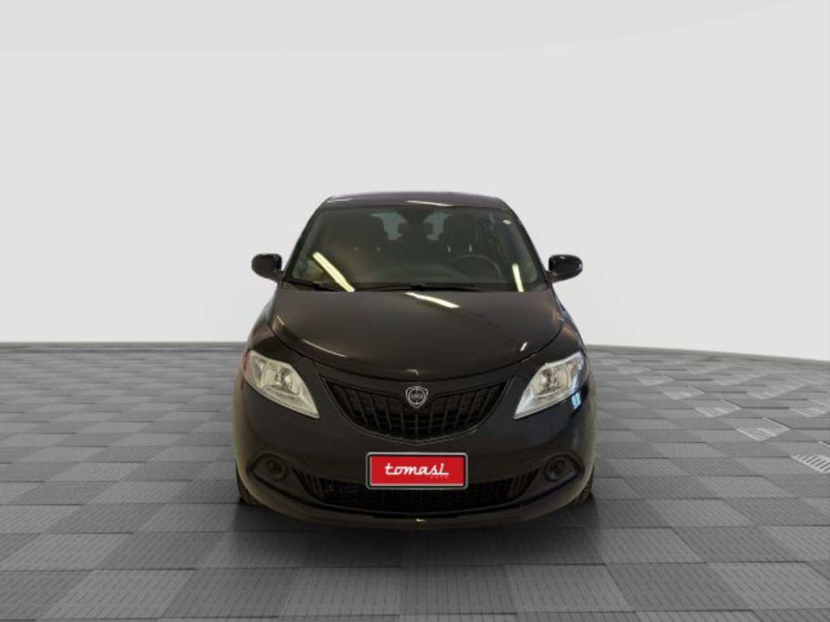 Lancia Ypsilon 1.0 FireFly 5 porte S&S Hybrid Silver Plus (8)