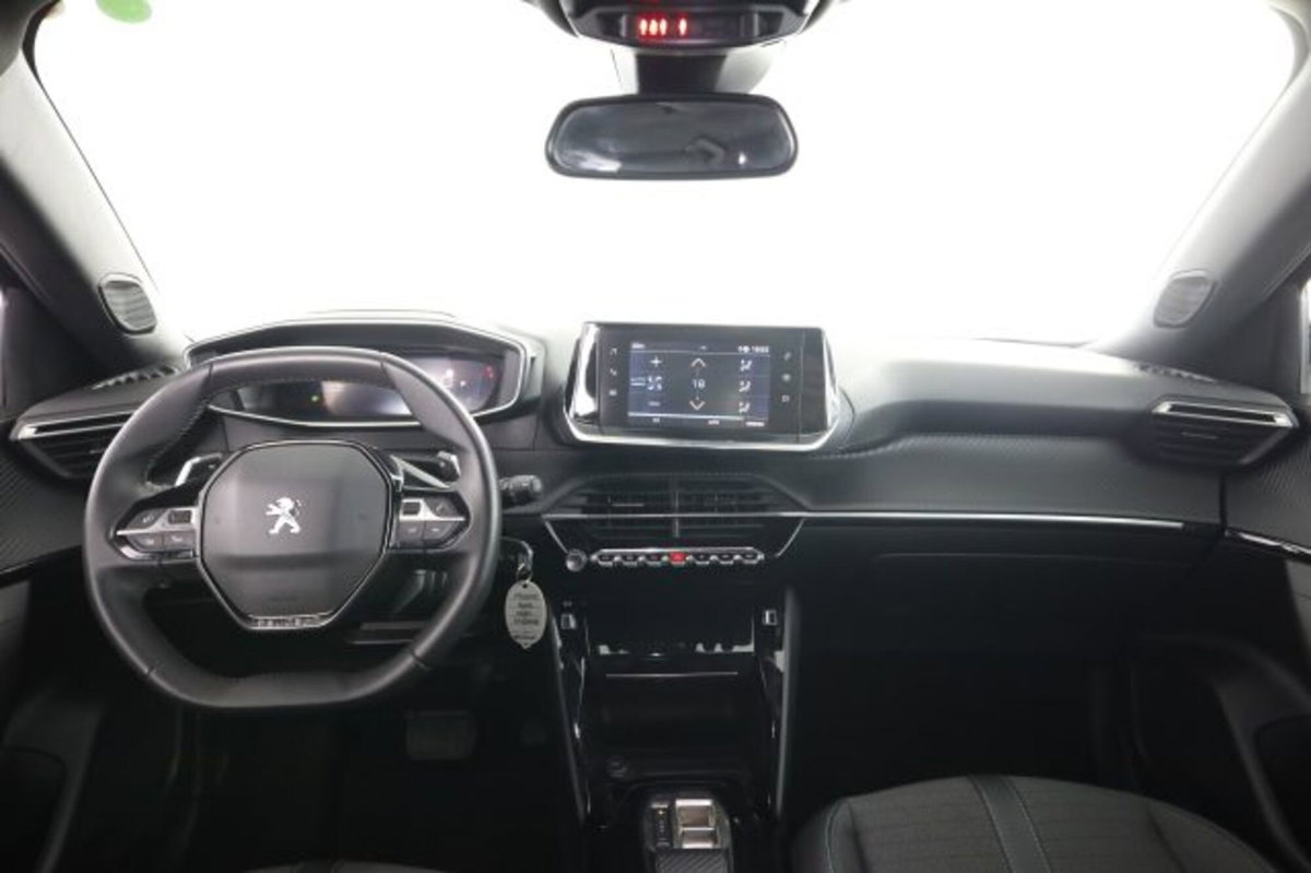 Peugeot 2008 BlueHDi 130 S&S EAT8 Allure Pack (4)