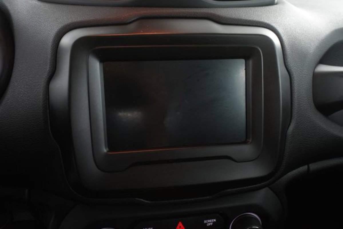 Jeep Renegade 1.3 T4 DDCT Limited (17)