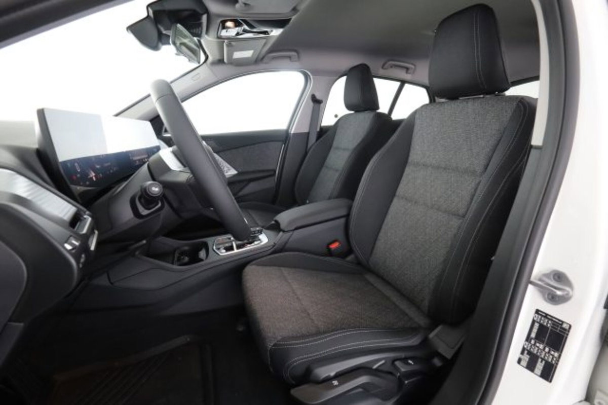 BMW Serie 1 120 48V MSport Design auto (2)