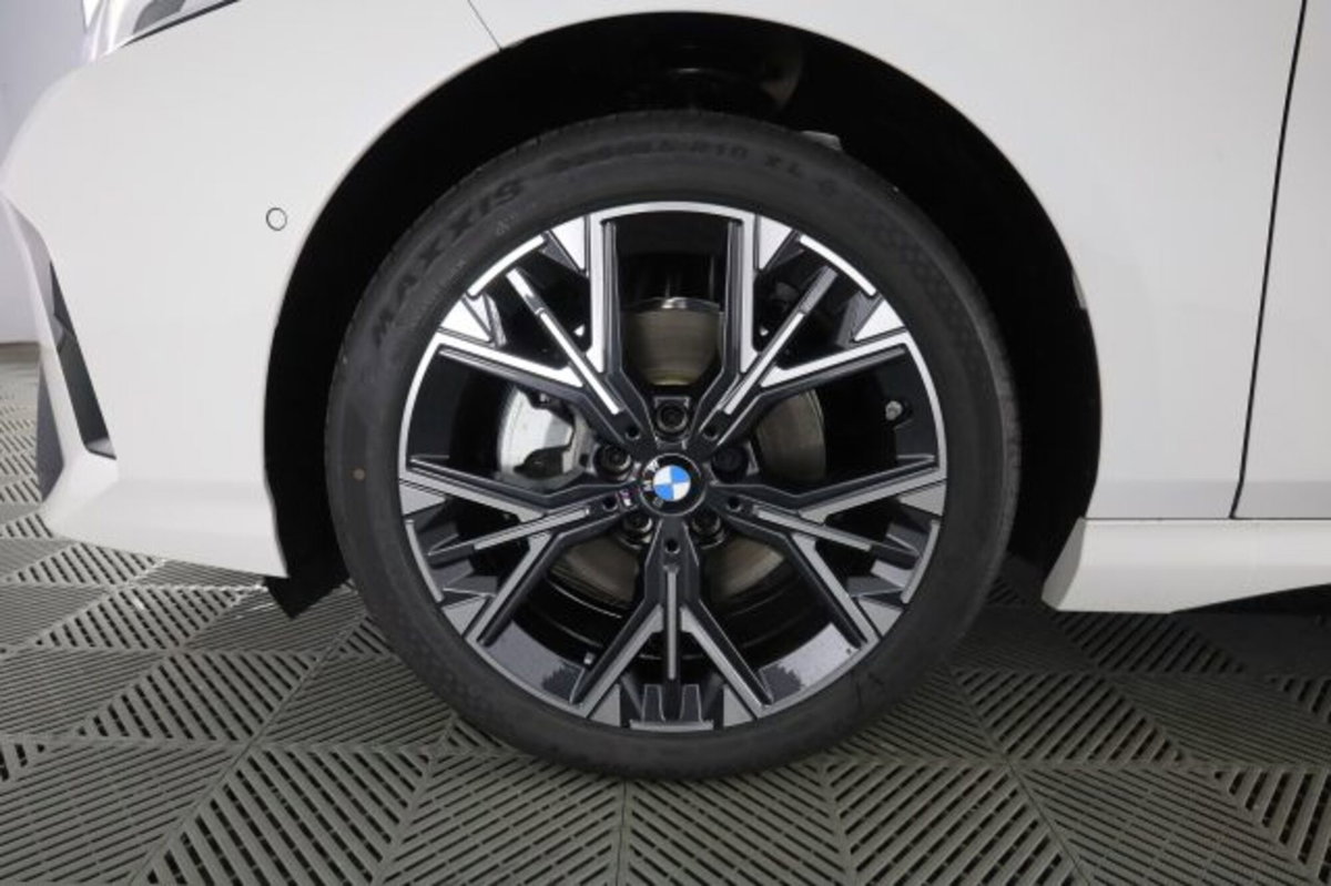 BMW Serie 1 120 48V MSport Design auto (8)