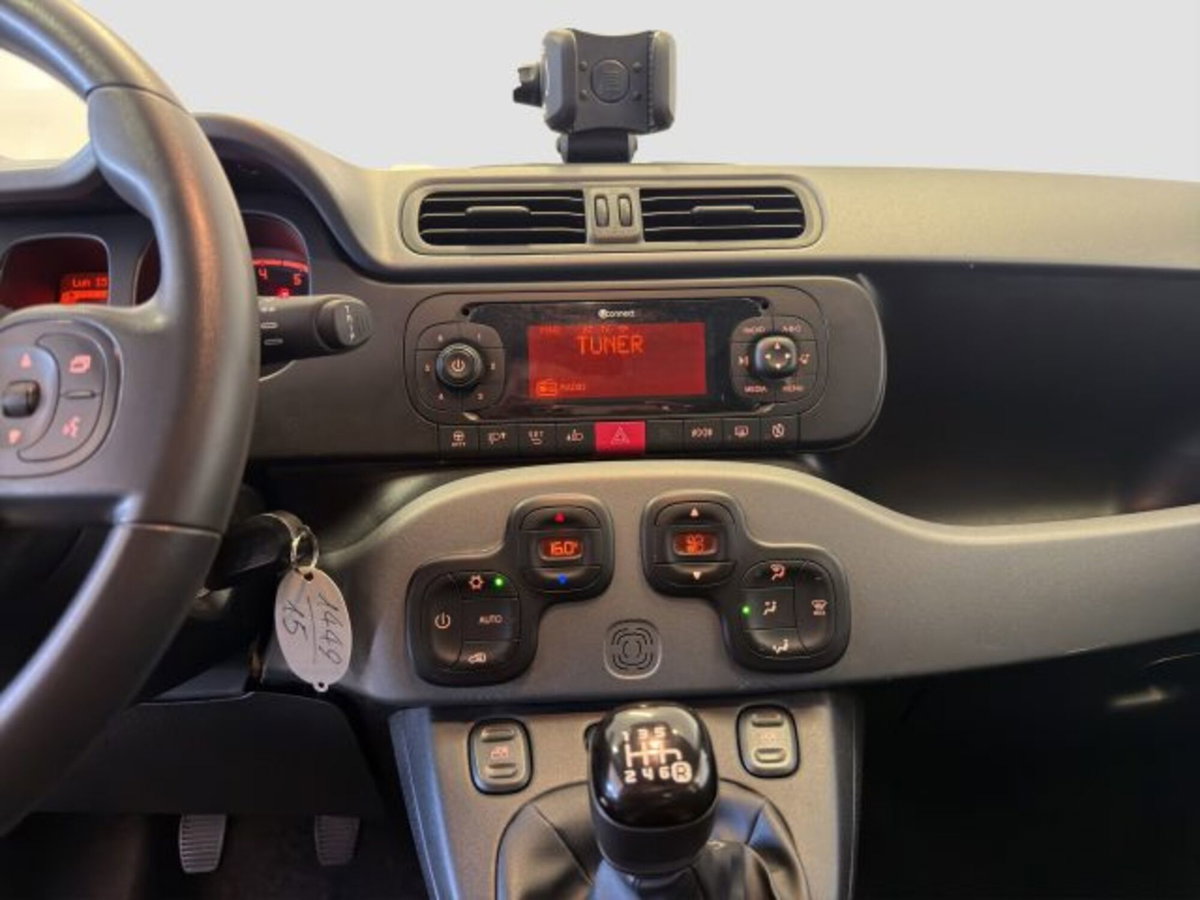 Fiat Panda 1.0 FireFly S&S Hybrid City Cross (16)