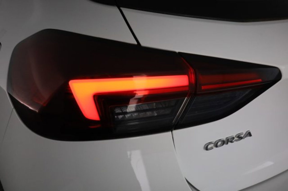 Opel Corsa 1.2 130 CV aut. GS Line (10)