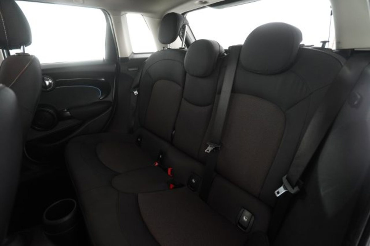 MINI Mini 1.5 Cooper Classic 5 porte (10)