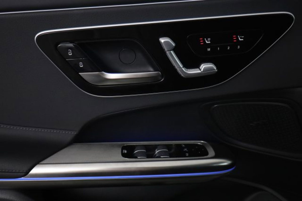 Mercedes-Benz CLE Cabrio 200 AMG Line Premium auto (13)