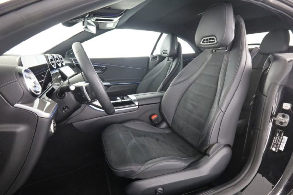 Mercedes-Benz CLE Cabrio 200 AMG Line Premium auto (2)